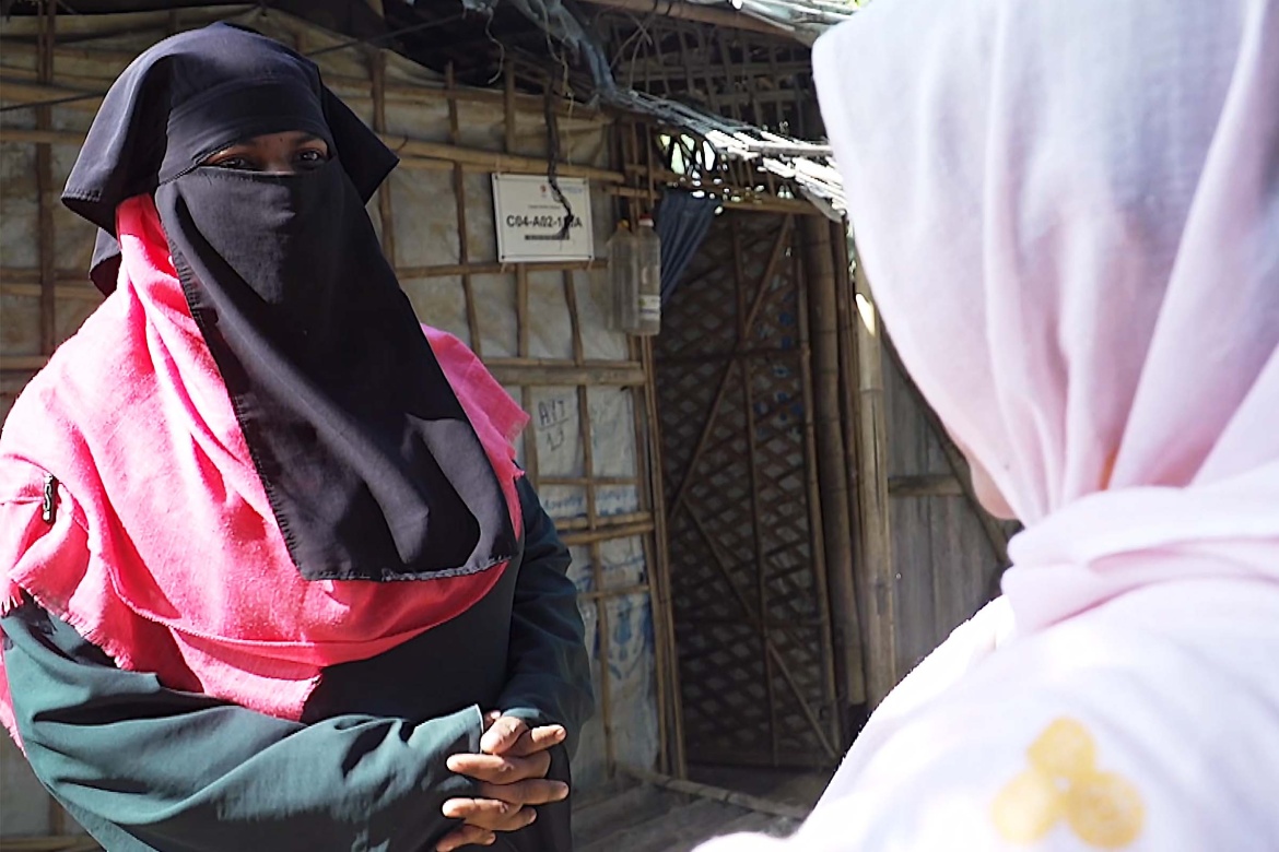 Rubaida is a community volunteer who helps adolescent girls attend Learning Centers in the Rohingya camp in Cox’s Bazar. Credit: GPE/Salman Saeed